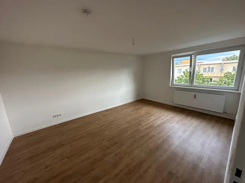 Frisch renovierte 3 Zimmer Wohnung mit Südbalkon und Blick über die City West — photo 1